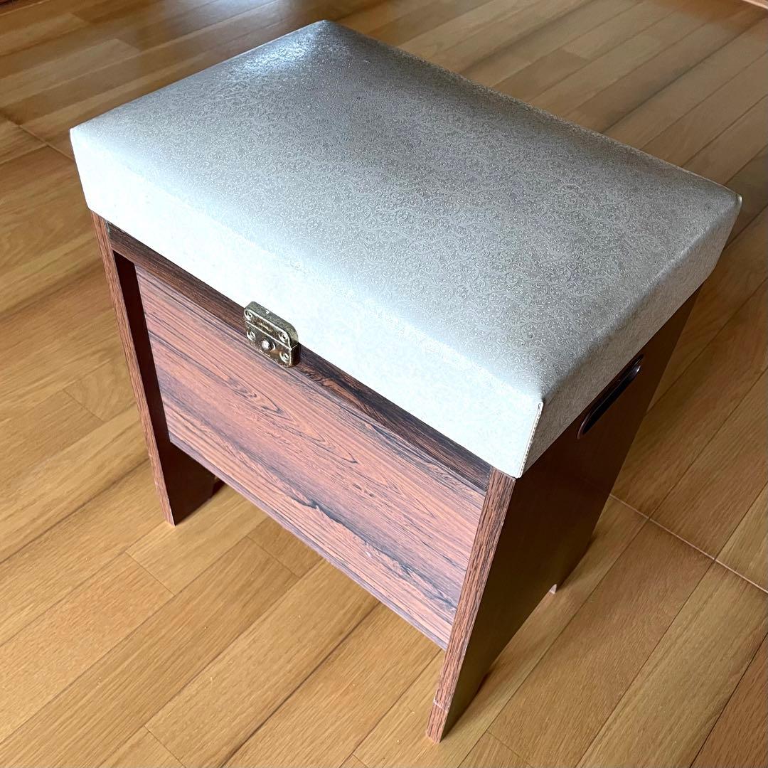 ◆昭和レトロ 収納付きスツール 小型椅子 木材 革張り ペイズリー柄 ゴールド③