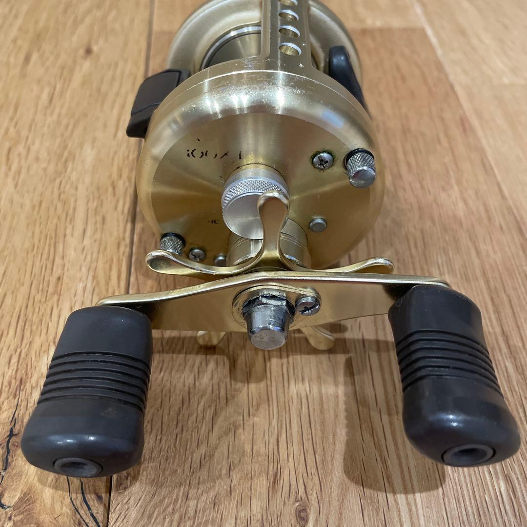 リール SHIMANO CALCUTTA 100XT