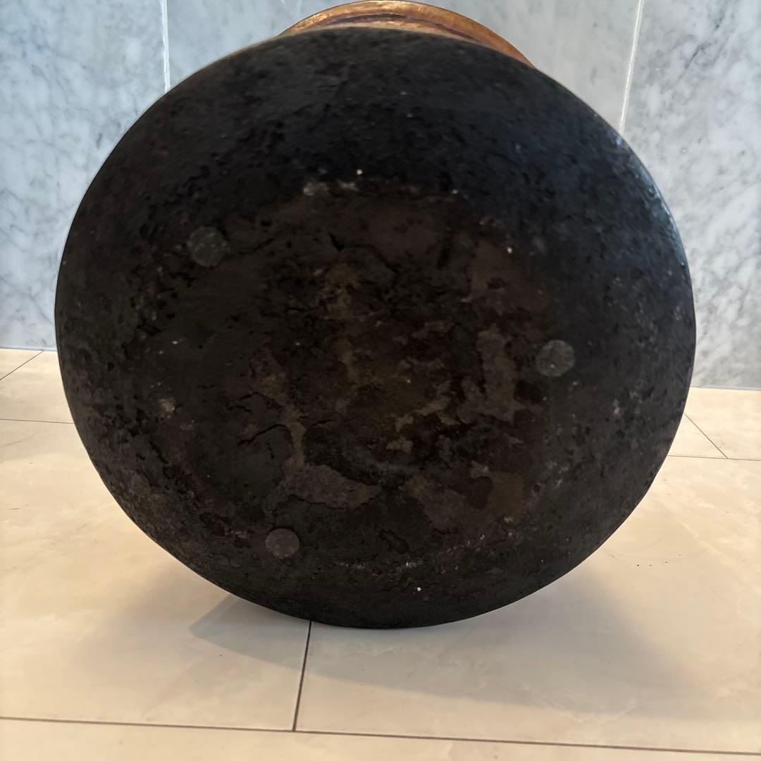 インドネシア　アンティーク　古道具とても雰囲気がある銅製の鉢受け、フラワーベース