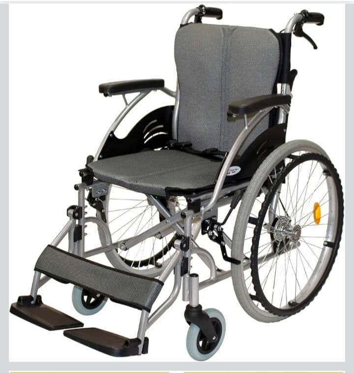 ケアテックジャパン 自走式 アルミ製 折りたたみ 車椅子 CA-10SU