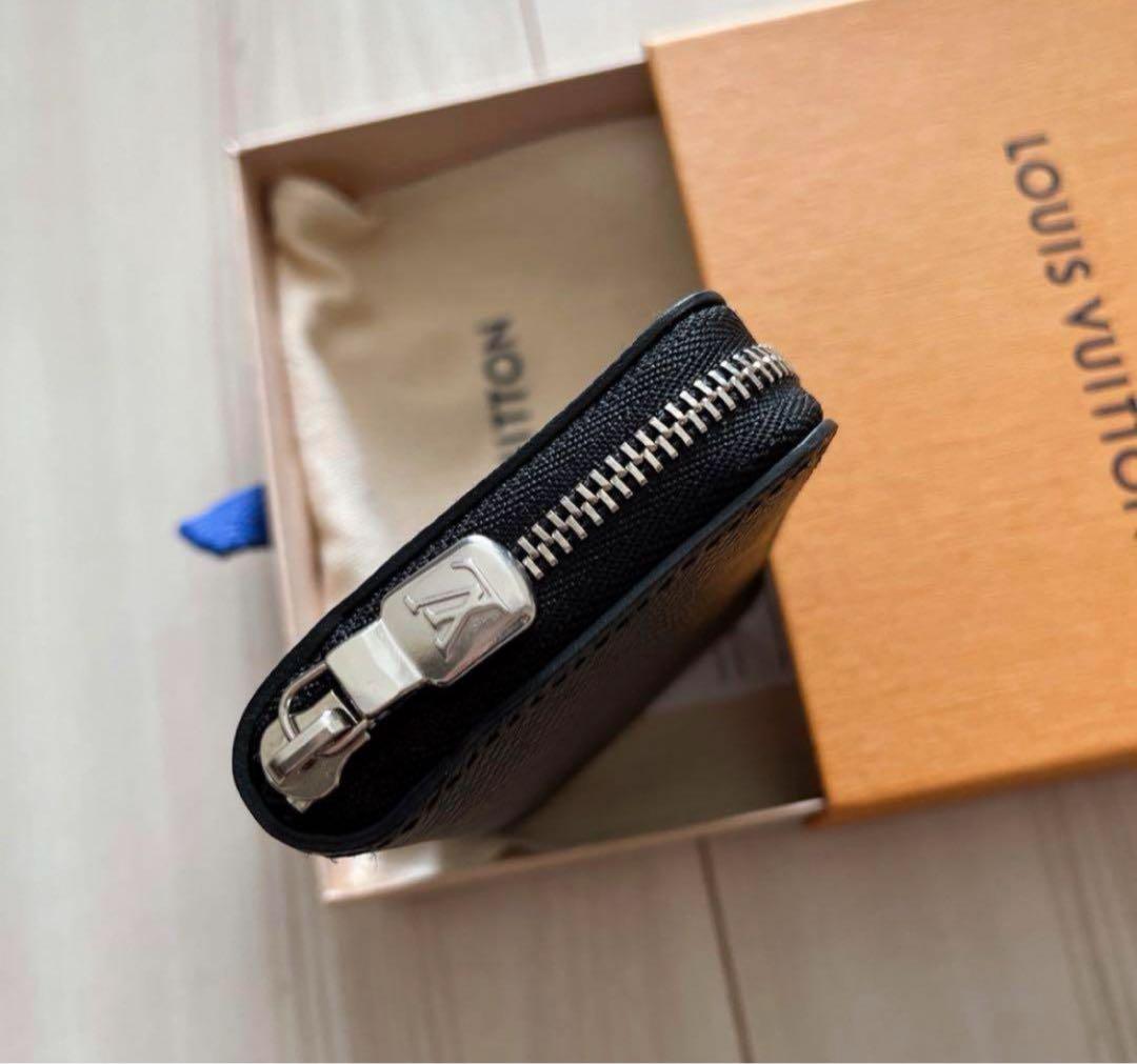 美品　現行品　ルイヴィトン　タイガ　パース　ブラック　ケース