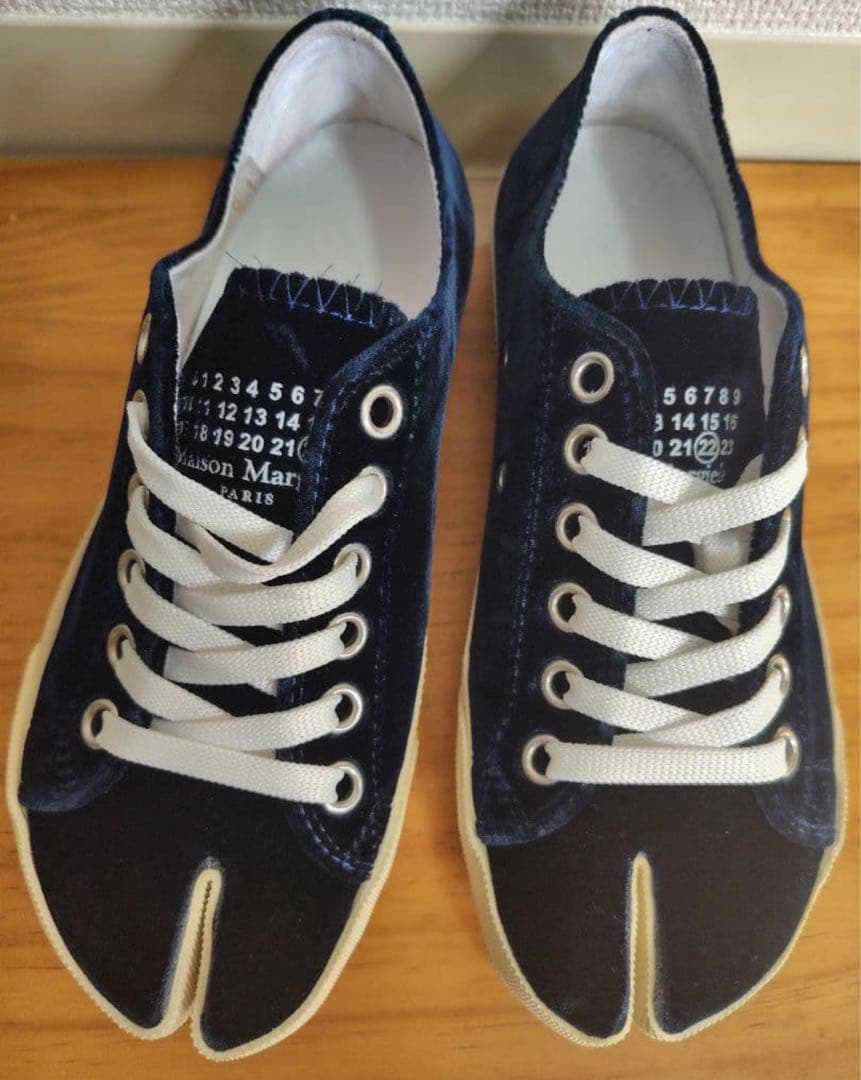 マルジェラ　ベロア足袋スニーカー