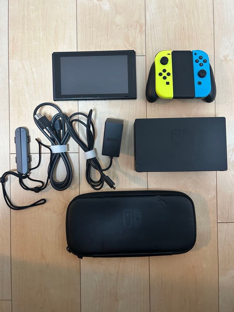 Nintendo Switch 本体 + 付属品