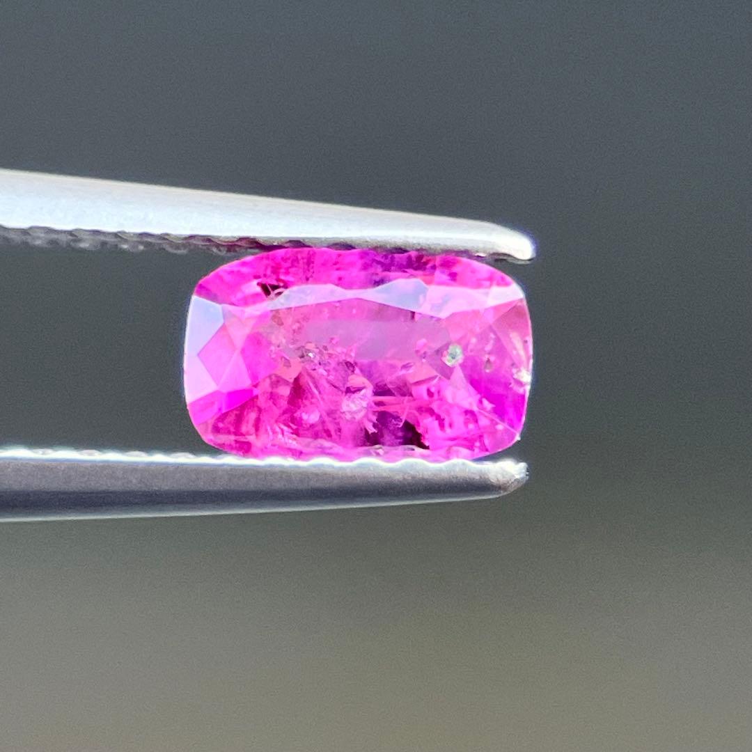 スリランカ産非加熱天然ピンクサファイアルース