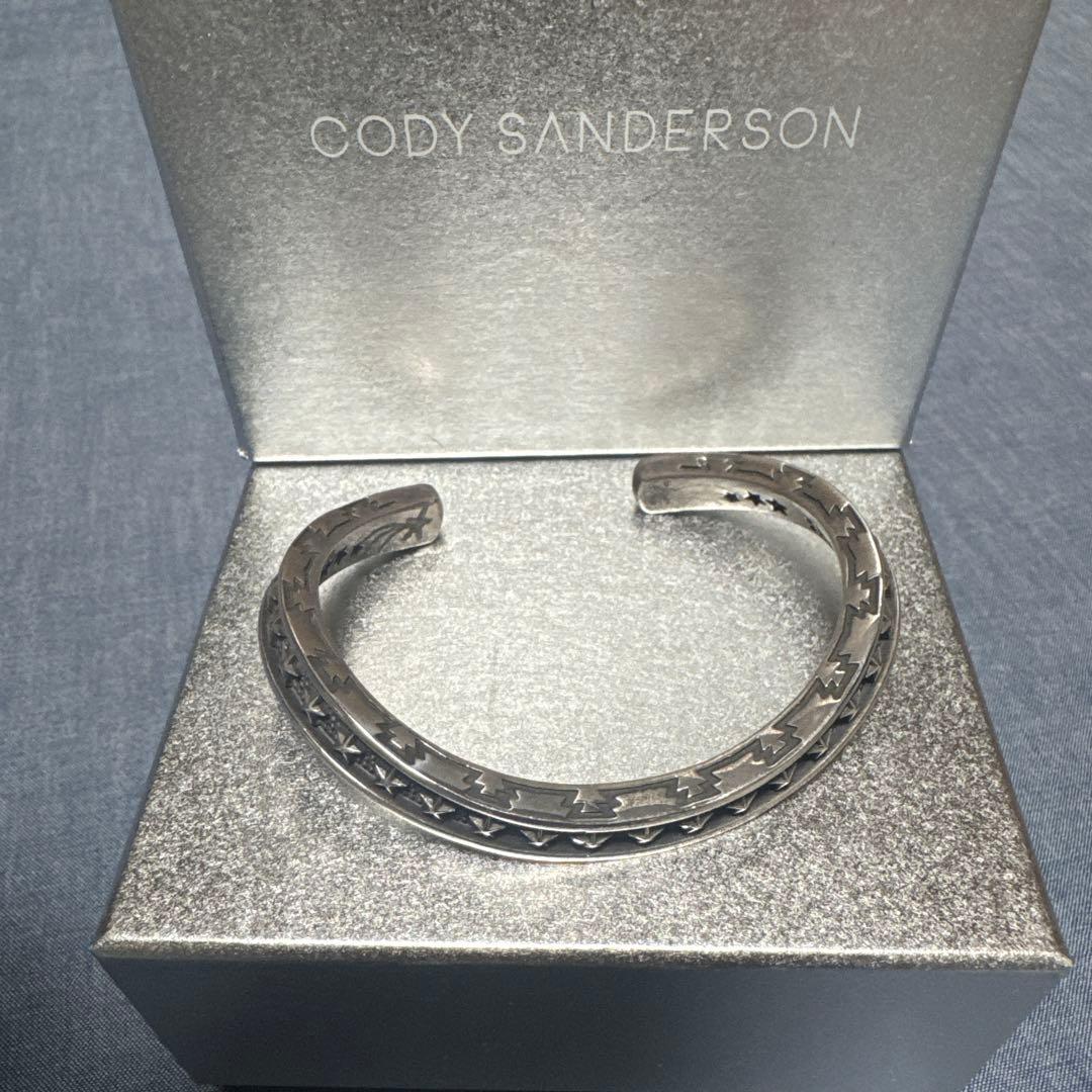 希少CODY SANDERSON ウェーブ星型バングル