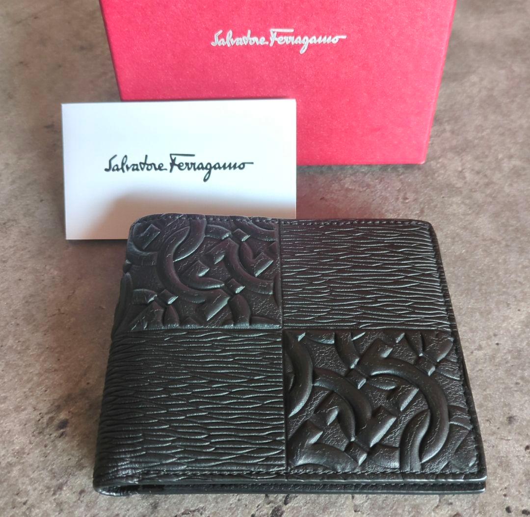 ⭐️激レア・極美品⭐️サルヴァトーレフェラガモ 二つ折り財布⭐エンボス⭐ブラック