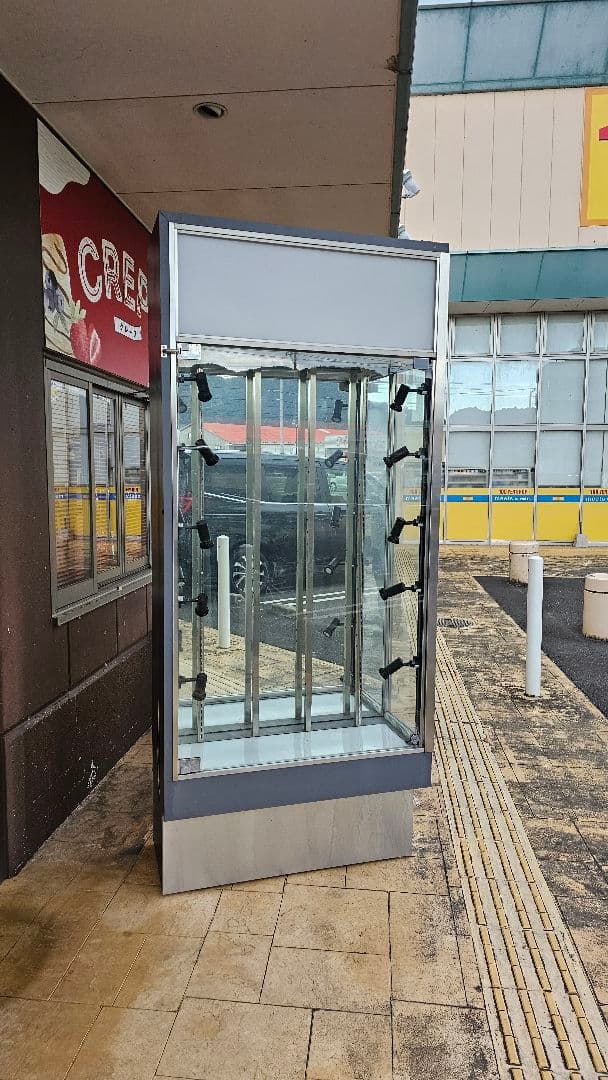 大型ガラスショーケース