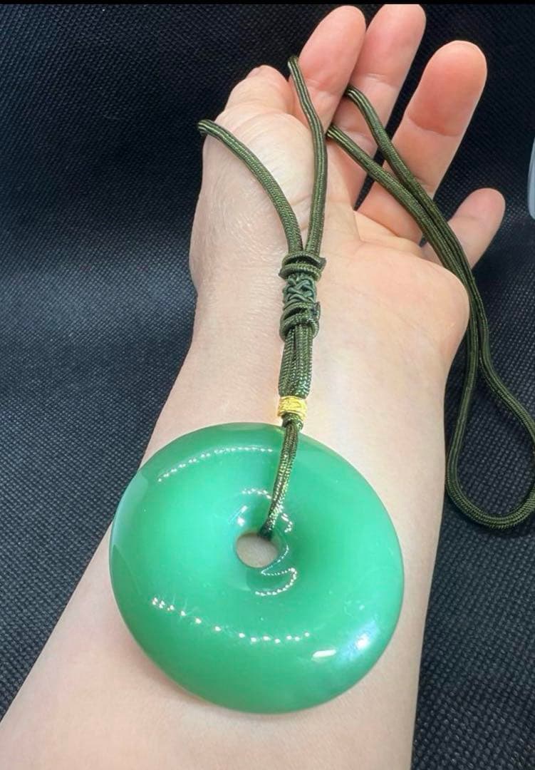 天然和田玉碧玉翡翠アップルグリーン平安ボタンのネックレスAB1063