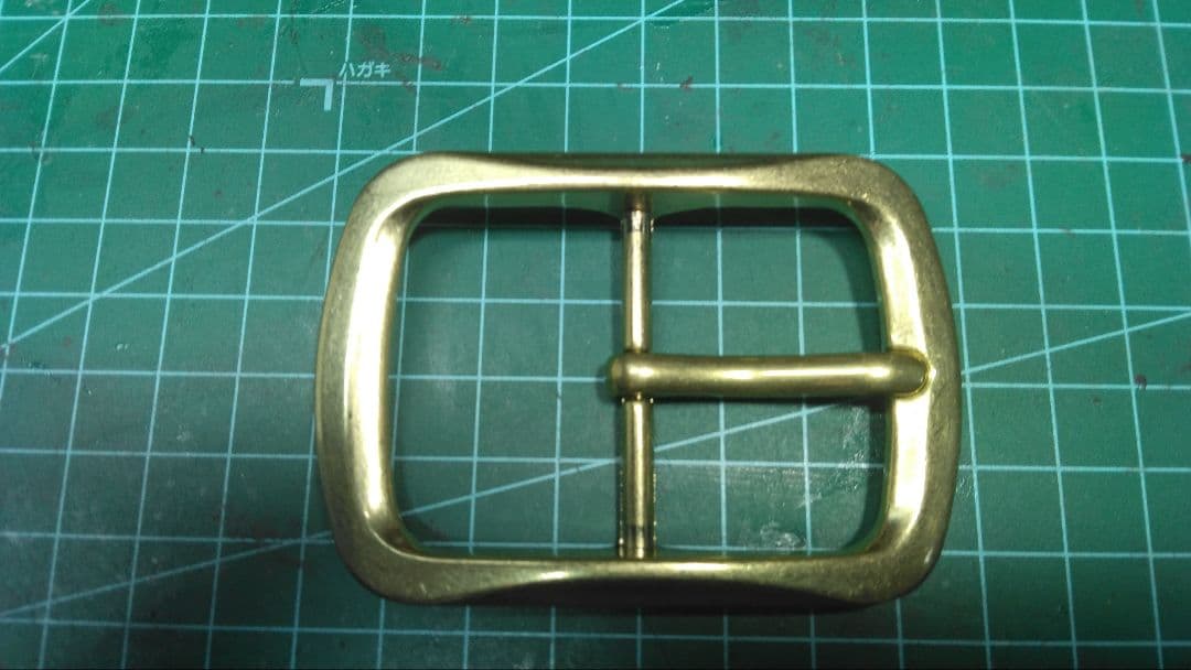 栃木レザースタッズベルトブラック　ニッケル＆ブラス　アクリルアクアブルー